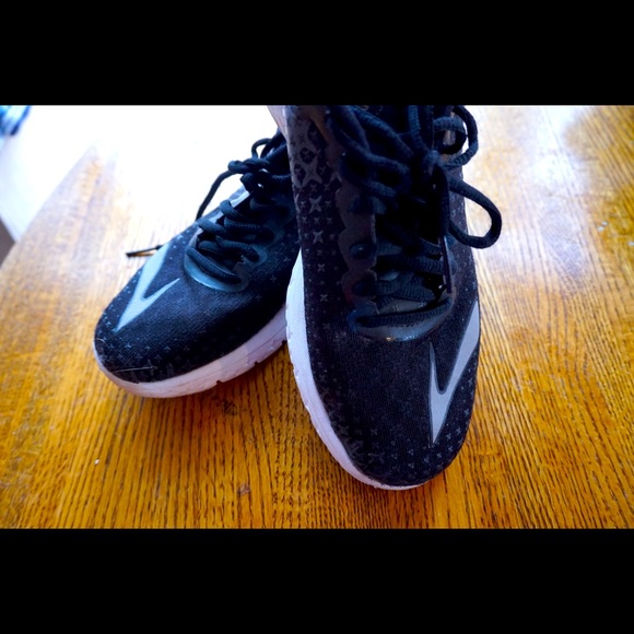 Brooks running shoes - Picture 3 of 5